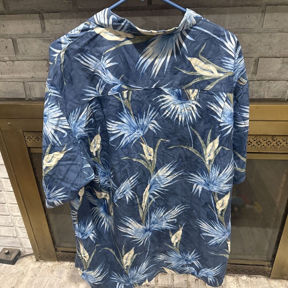Tommy Bahama Mens XL Silk Camp Shirt Blue Floral Tropical Short Sleeve - Picture 4 of 6